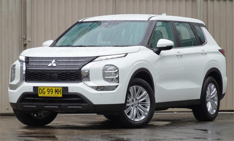 2023 MITSUBISHI OUTLANDER 4D WAGON ES 7 SEAT (2WD) ZM MY23