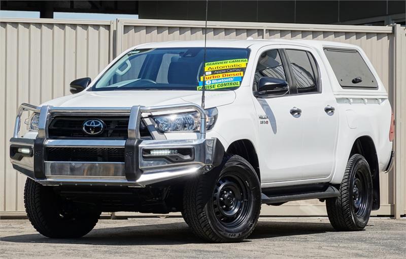 2021 TOYOTA HILUX DOUBLE CAB P/UP SR (4x4) GUN126R