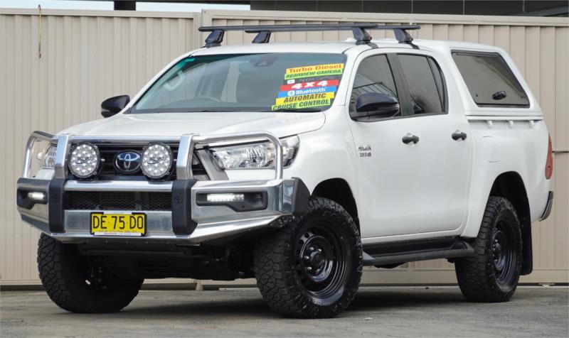 2022 TOYOTA HILUX DOUBLE CAB P/UP SR (4x4) GUN126R