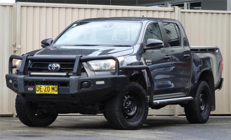 2022 TOYOTA HILUX DOUBLE CAB P/UP SR (4x4) GUN126R