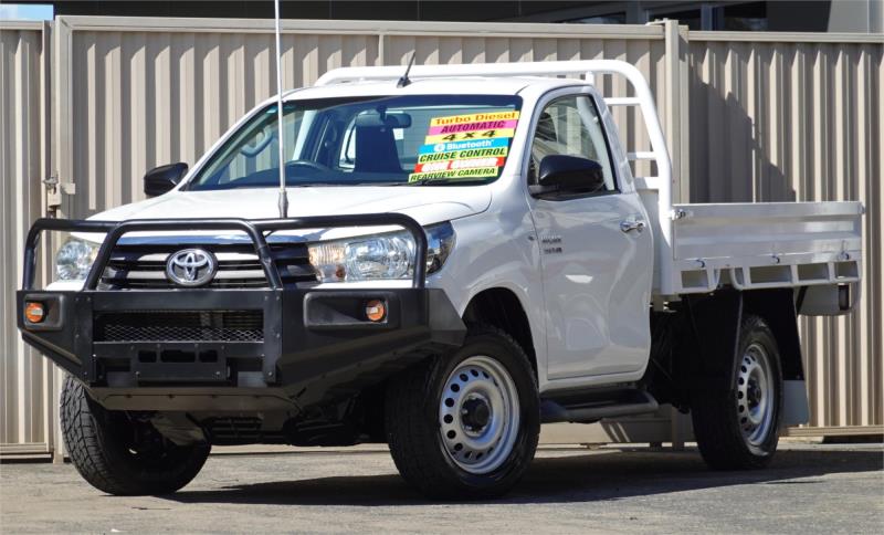 2017 TOYOTA HILUX C/CHAS SR (4x4) GUN126R