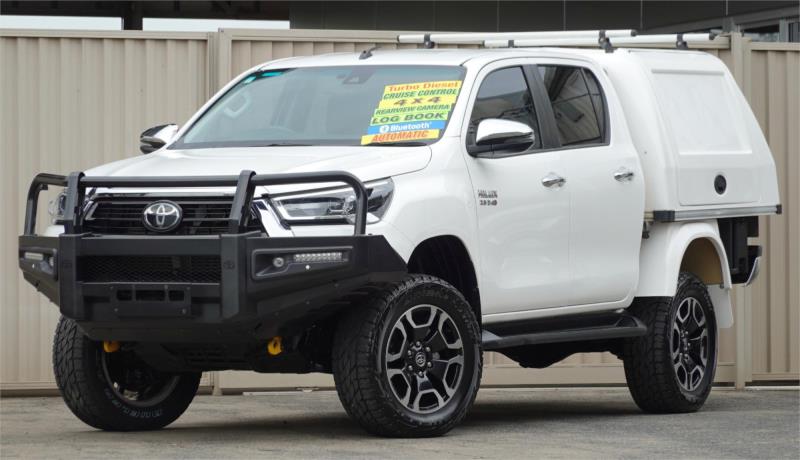 2020 TOYOTA HILUX DOUBLE CAB P/UP SR5 (4x4) GUN126R FACELIFT