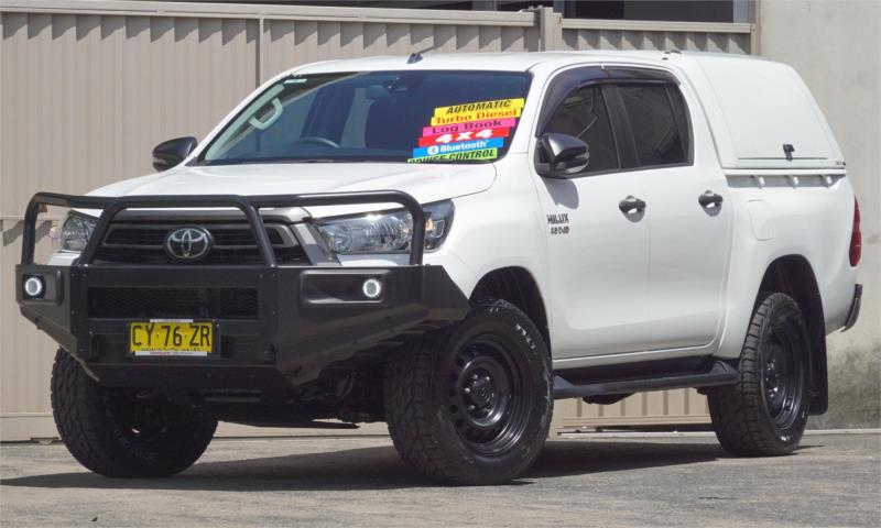 2020 TOYOTA HILUX DOUBLE CAB P/UP SR (4x4) GUN126R FACELIFT