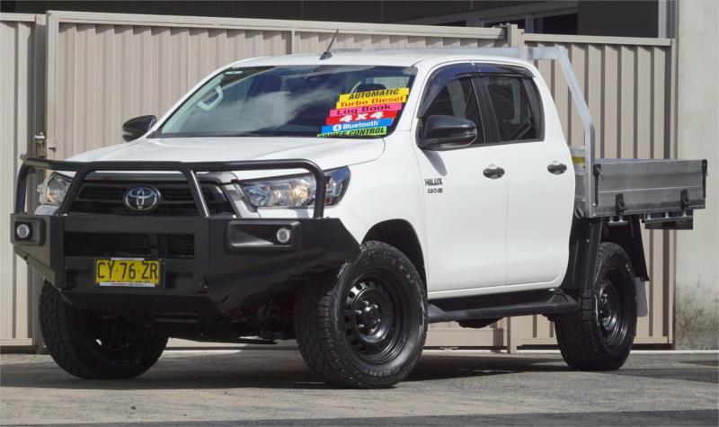 2020 TOYOTA HILUX DOUBLE CAB P/UP SR (4x4) GUN126R FACELIFT