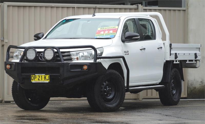 2015 TOYOTA HILUX DUAL C/CHAS SR (4x4) GUN126R